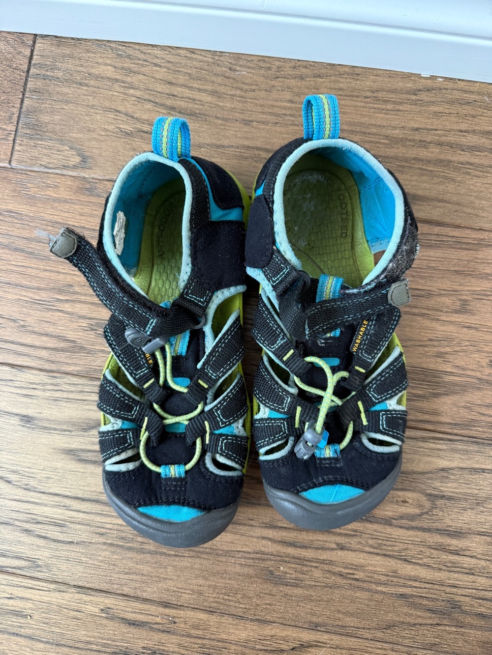 Keen's Sea Camp II CNX Big Kids Water Sandal Size 2 Color Black, Blue, Green